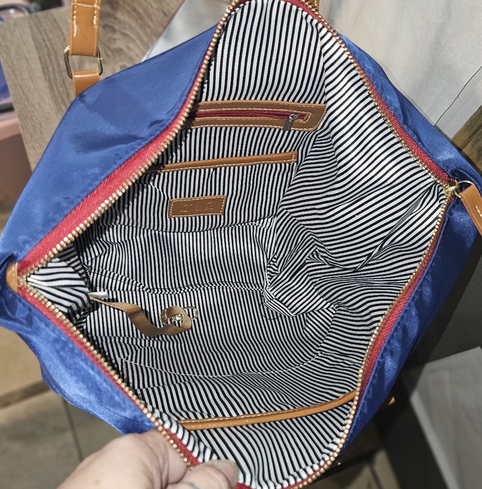 Designer Inspired Navy and Tan Tote Bag~ LIKE NEW - Picture 7 of 9